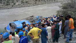 14 जुलाई, 2021 को पाकिस्तान के सुदूर उत्तर खैबर पख़्तूनख़्वा में विस्फ़ोट के बाद एक बस के खड्डे में गिरने से नौ चीनी नागरिकों की मौत हो गई।